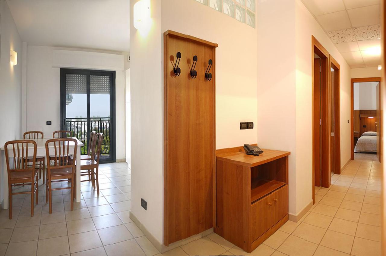 Residence Alla Rotonda ليدو دي يسولو المظهر الخارجي الصورة